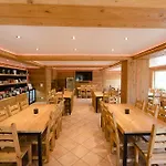 Alojamento de Acomodação e Pequeno-almoço Family Le Vieux Chalet 3*