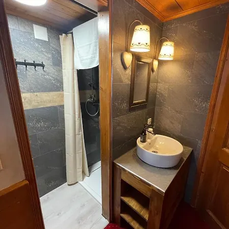Alojamento de Acomodação e Pequeno-almoço Family Le Vieux Chalet Chateau-d'Oex