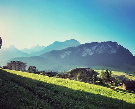 Family Le Vieux Chalet شاتو دو