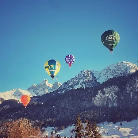 Family Le Vieux Chalet Bed & Breakfast *
