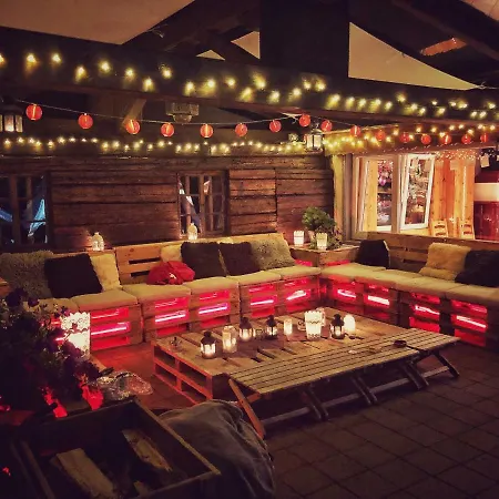 فندق مبيت وإفطار Family Le Vieux Chalet