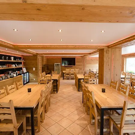 Couette-café Family Le Vieux Chalet 3*