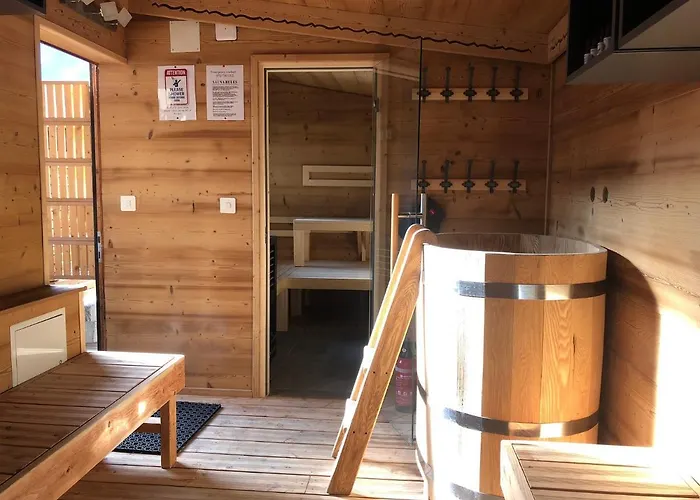 Family Le Vieux Chalet Bed and breakfast