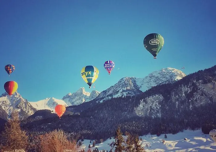 Family Le Vieux Chalet Bed & Breakfast 3*