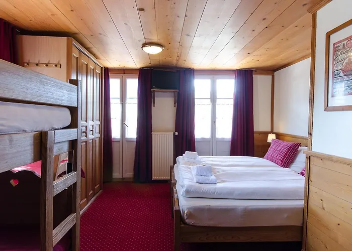 Family Le Vieux Chalet Bed and breakfast Château-d'Oex