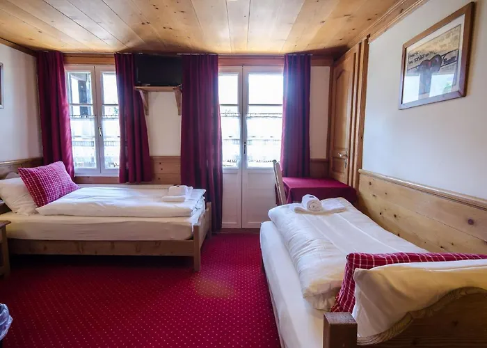 לינה וארוחת בוקר Family Le Vieux Chalet