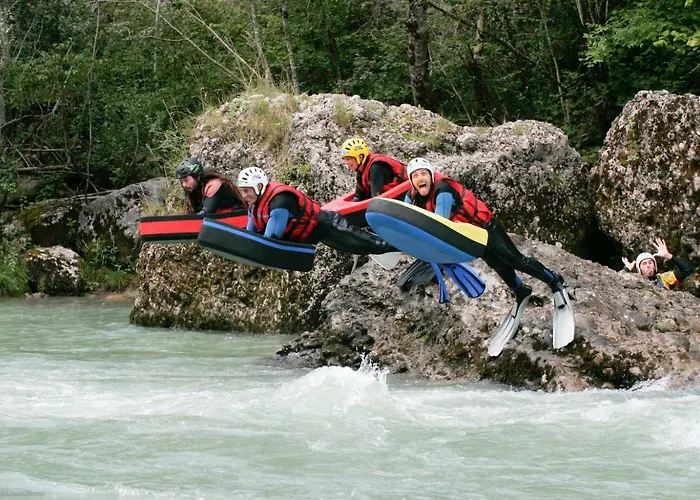 לינה וארוחת בוקר Family Le Vieux Chalet שאטו-דו