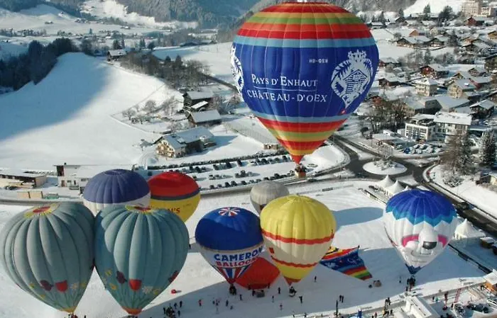 לינה וארוחת בוקר Family Le Vieux Chalet שאטו-דו