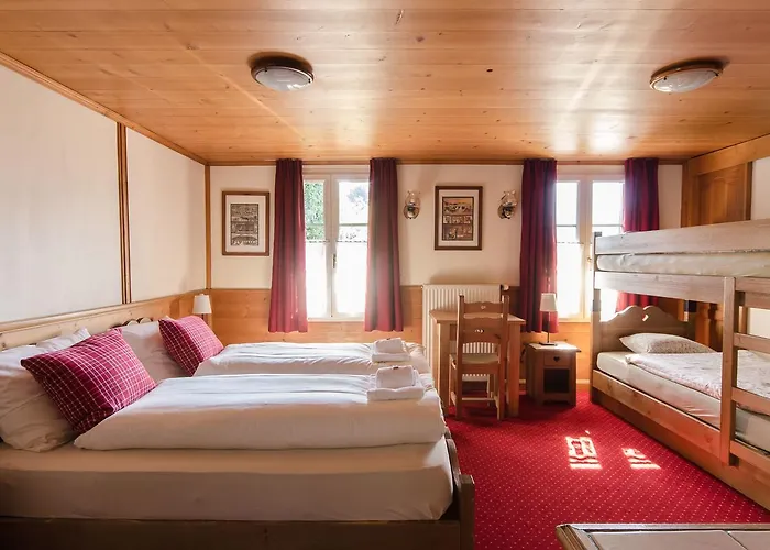 Family Le Vieux Chalet Couette-café 3*